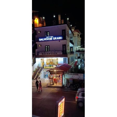 Hotel Dalhousie Grand Banikhet Экстерьер фото